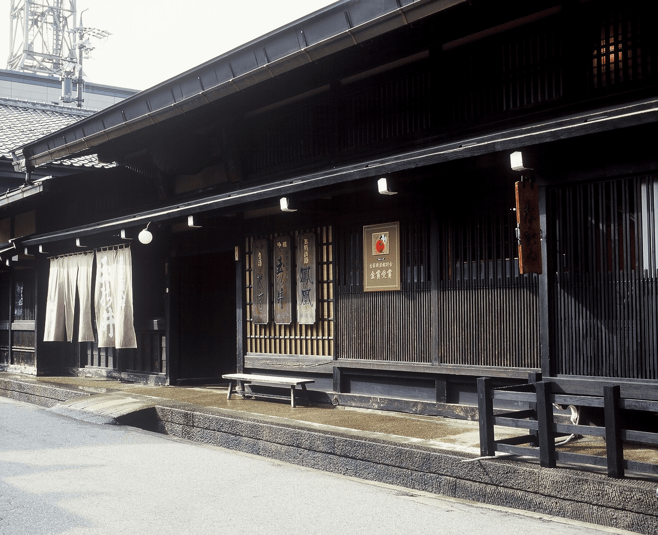 古い町並で酒蔵を訪ねる